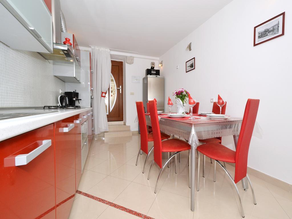 Apartment Nikolina Trogir Exterior photo