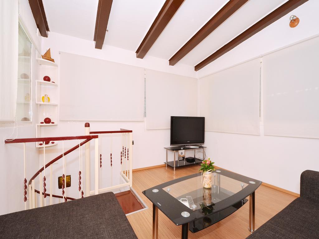 Apartment Nikolina Trogir Exterior photo